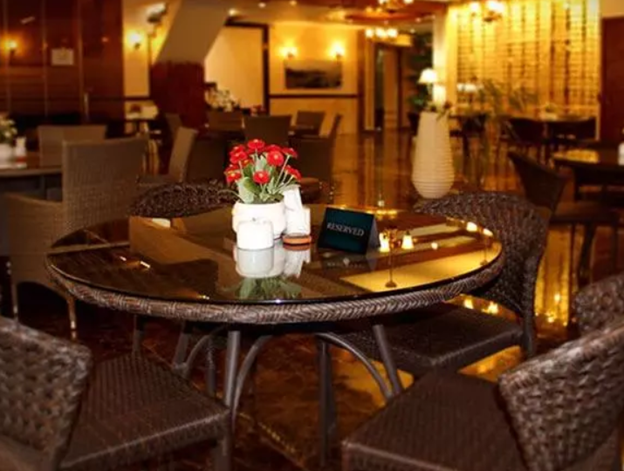 قبل از اقامت در هتل درویشی مشهد، با رستوران آن آشنا شوید