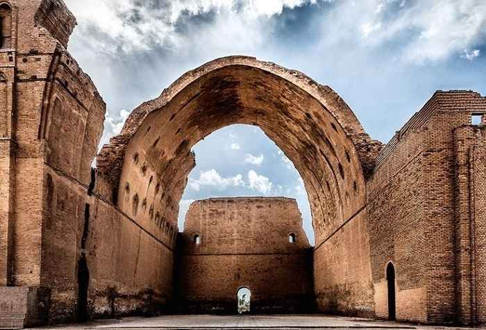چرا آجر سنتی و نسوز در سال ۱۴۰۴ بهترین آجر نمای ساختمان برای معماران است؟ چرا آجر سنتی و نسوز در سال ۱۴۰۴ بهترین آجر نمای ساختمان برای معماران است؟