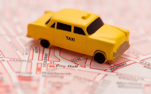 تناقض در گفتار و رفتار تامین اجتماعی؛ از پیامک انبوه تا تهدید بازنشستگان فعال در تاکسیهای اینترنتی