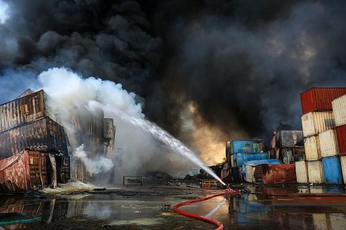 آتش دوباره به جان بندر شهید رجایی افتاد