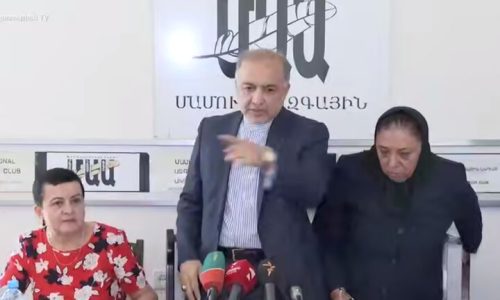 سفیر ایران یک خبرنگار را از نشست خبری خود بیرون کرد
